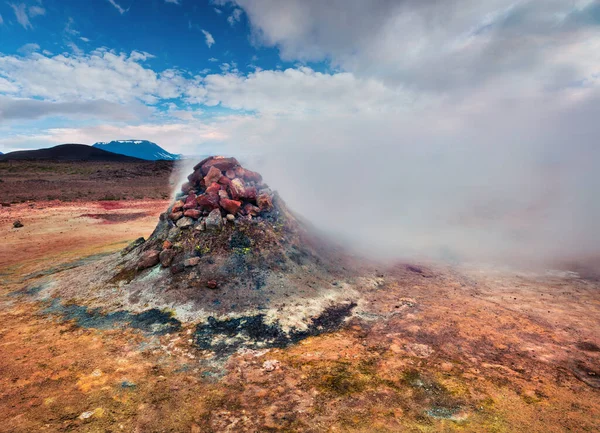 Fumarola Vapor Valle Geotérmico Hverarond Situado Cerca Aldea Reykjahlid Norte — Foto de Stock