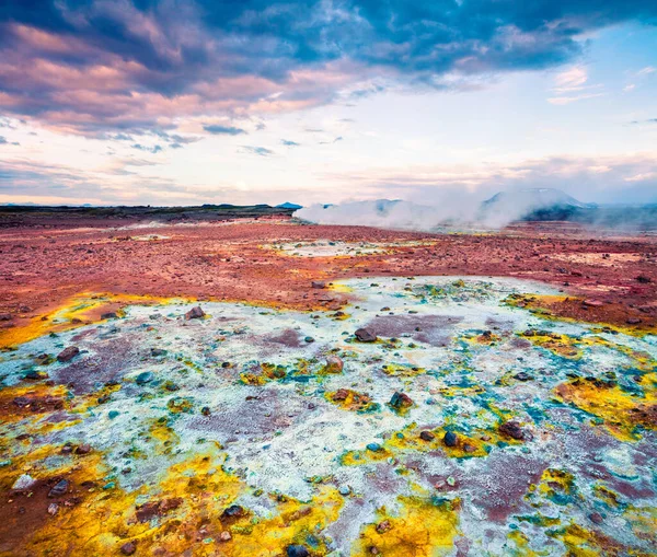 Dampende Fumarolen Het Geothermische Dal Hverarond Exotische Zomer Landschap Van — Stockfoto
