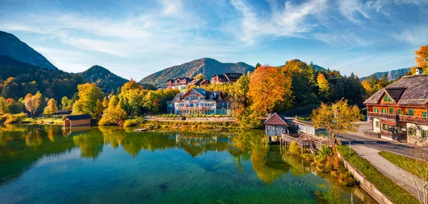 Vista Drone Voador Impressionante Cena Matinal Aldeia Grundlsee Lago Magnífica — Fotografia de Stock