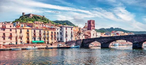 Panoramautsikt Över Bosa Stad Med Ponte Vecchio Bron Över Temo — Stockfoto