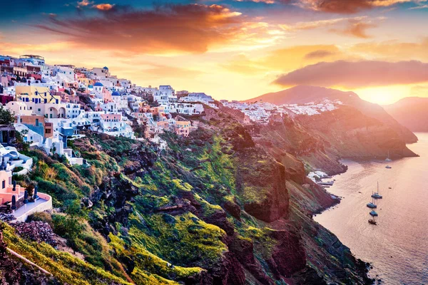 Fantastica Vista Sull Alba Dell Isola Santorini Pittoresca Scena Primaverile — Foto Stock