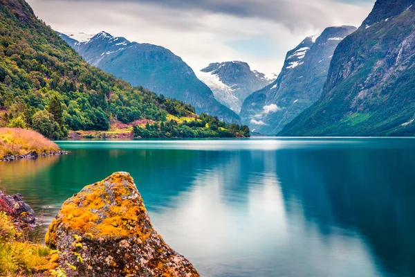 Drammatica Veduta Estiva Del Lago Lovatnet Comune Stryn Contea Sogn — Foto Stock