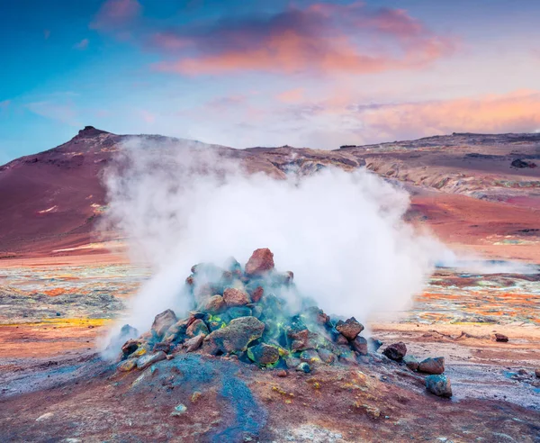 Stomen Fumarole Geothermische Vallei Hverarond Exotische Zomer Zonsopgang Van Vulkanische — Stockfoto