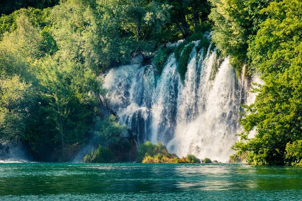 Emocionante Vista Verão Das Cachoeiras Krka Cena Manhã Ensolarada Parque — Fotografia de Stock