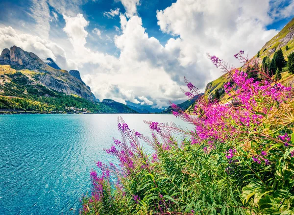 Pěkný Ranní Výhled Jezero Fedaia Atraktivní Letní Scéna Dolomitských Alp — Stock fotografie