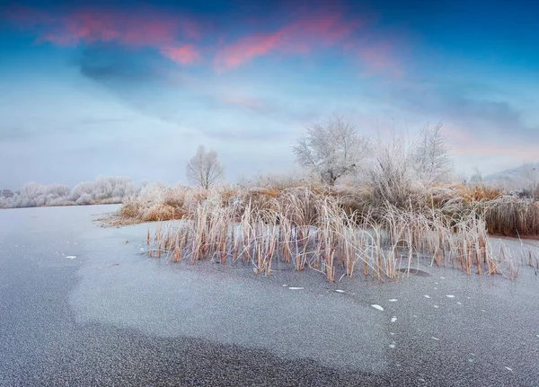 Fantastic Winter Sunriseon Frozen Lake Colorful Outdoor Scene Artistic Style — Stock Photo, Image
