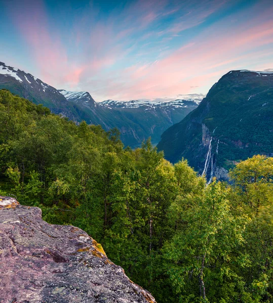 Sunnylvsfjorden Fjord Kanyonu Nun Muhteşem Yaz Günbatımı Geiranger Köyü Norveç — Stok fotoğraf