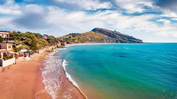 Vista Dal Drone Volante Vista Mattutina Soleggiata Della Spiaggia Giallonardo — Foto Stock