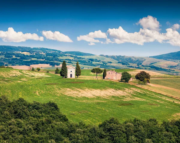 Sonniger Frühlingsblick Auf Die Cappella Vitaleta Berauschende Morgenszene Der Toskana — Stockfoto