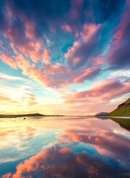 Kolorowy Letni Zachód Słońca Pobliżu Miasta Grundarfjordur Scena Wieczorna Półwyspie — Zdjęcie stockowe