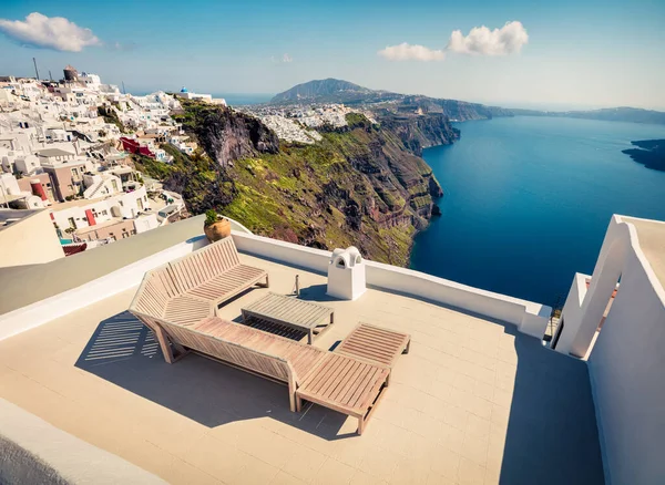 Słoneczny Widok Wyspę Santorini Rano Malownicza Wiosenna Scena Słynnego Greckiego — Zdjęcie stockowe