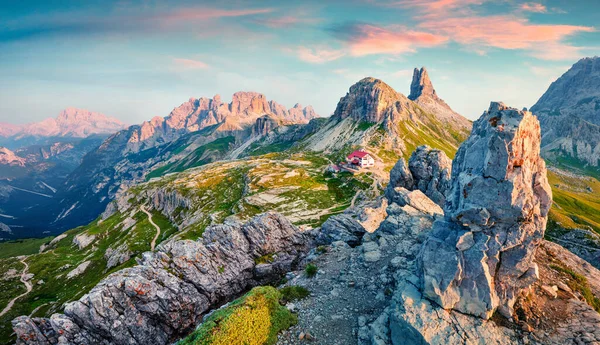 Lenyűgöző Nyári Napkelte Tre Cime Lavaredo Nemzeti Parkban Fantasztikus Nyári — Stock Fotó