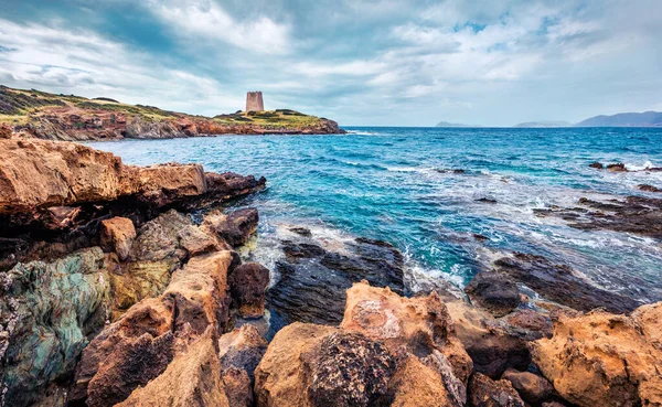 Dramática Vista Verano Bahía Piscinni Con Torre Pixinni Fondo Espléndida — Foto de Stock