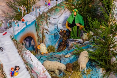 TERNOPIL, UKRAINE - 3 Haziran 2017: Ternopil 'deki Aziz Peter ve Paul Kilisesi' nde Noel doğumu sahnesi. İncil 'deki İsa' nın doğumundan bir sahne..