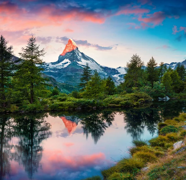 Färgglad Sommar Soluppgång Grindjisee Sjön Reflektion Matterhorn Monte Cervino Mont — Stockfoto