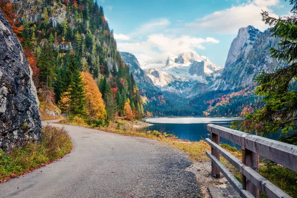 Espléndida Escena Otoñal Del Lago Vorderer Gosausee Con Glaciar Dachstein — Foto de Stock