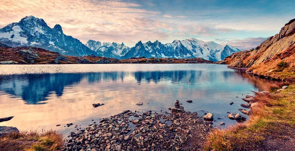 Panoramautsikt Höst Över Cheserys Sjö Med Mount Blank Bakgrunden Chamonix — Stockfoto