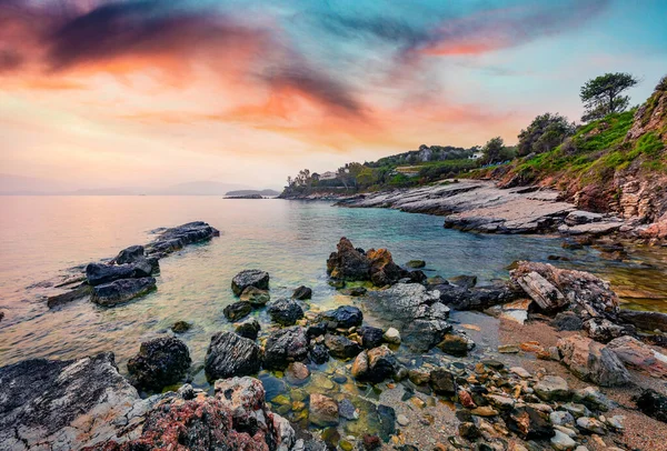 Coucher Soleil Spectaculaire Printemps Kanoni Beach Merveilleux Paysage Marin Soir — Photo