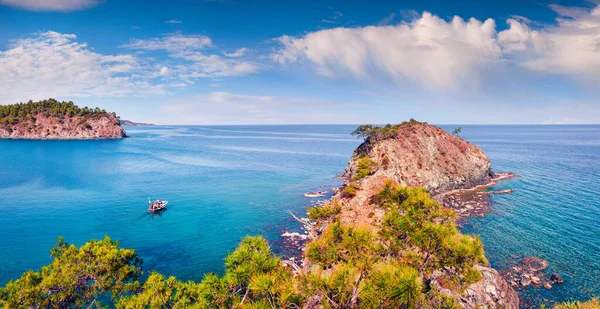 Espléndido Paisaje Marino Mediterráneo Turquía Vista Soleada Una Pequeña Bahía — Foto de Stock