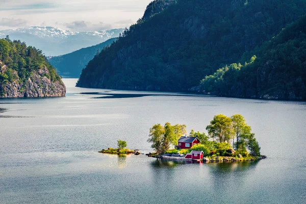 Magnificent Summer View Small Island Typical Norwegian Building Lovrafjorden Flord — Stock Photo, Image