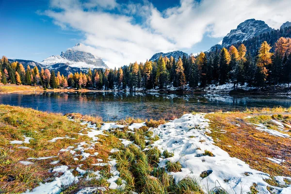 Herrliche Frostige Szenerie Des Antornoer Sees Mit Den Drei Zinnen — Stockfoto