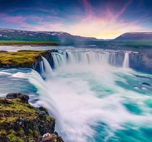 Letní Ranní Scéna Vodopádu Godafoss Barevný Východ Slunce Řece Skjalfandafljot — Stock fotografie