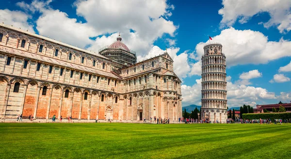 Picturesque Spring View Famous Leaning Tower Pisa Sunny Morning Scene — Stock Photo, Image