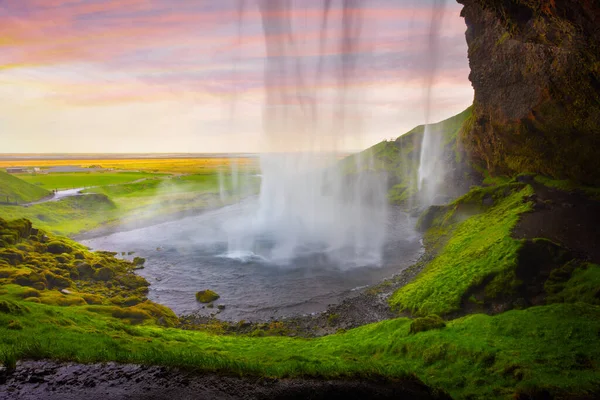 Colorata Vista Serale Dal Centro Della Famosa Cascata Seljalandfoss Tramonto — Foto Stock