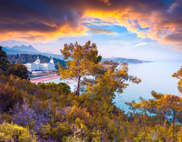 Malerische Mediterrane Meereslandschaft Der Türkei Bunte Ansicht Des Dorfes Tekirova — Stockfoto