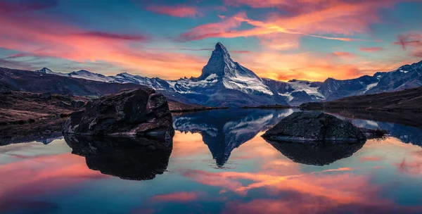 Vista Panorâmica Manhã Lago Stellisee Com Matterhorn Cervino Pico Fundo — Fotografia de Stock