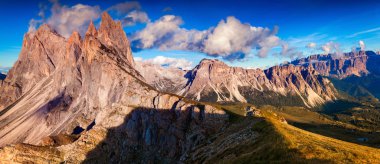 odle - Panoraması geisler grup ve pizes de CIR ridge.