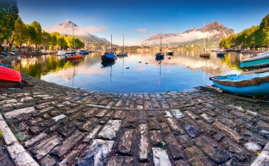 Dağlardaki tipik İtalyan köyü..