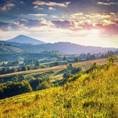 dağlarda yaz sabahı