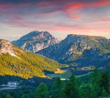 Durrenstein ve Birkenkofel aralıkları Sunrise