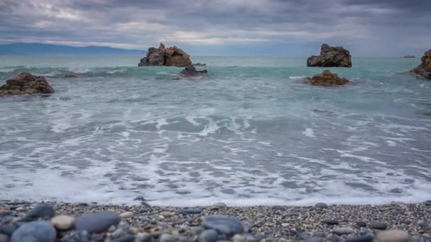 Stormiga strand vid Tyrrenska havet — Stockvideo