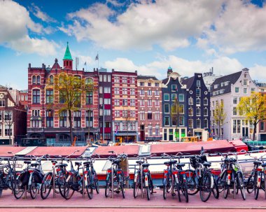 Renkli bahar sabahı Amsterdam