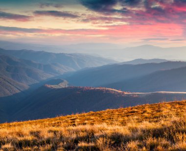 Karpat dağlarında gün batımı