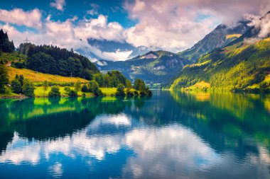 sabah Lungerersee Gölü.