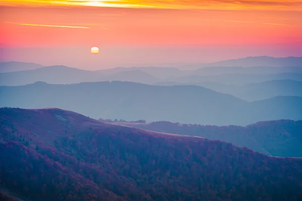 Quiet evening in the mountains — Stock Photo, Image