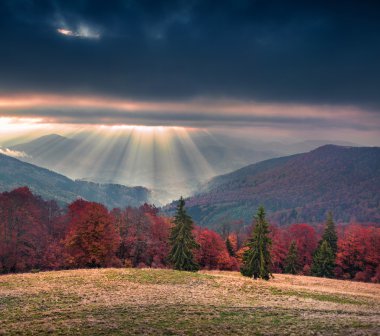 yağmur bulutları sonbahar dağ