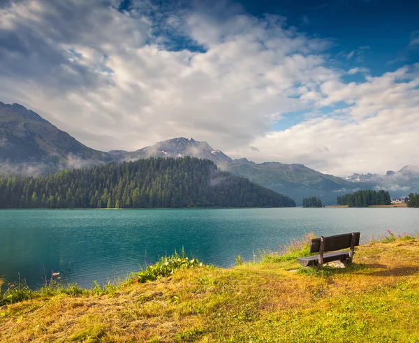 Champfer lago en los Alpes suizos — Foto de Stock