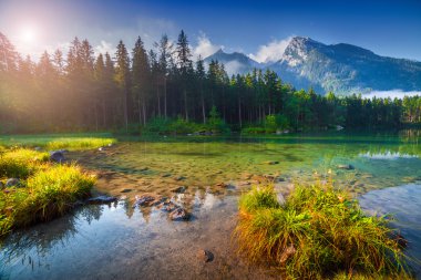 Avusturya Alplerinde Hintersee gölde sabahı