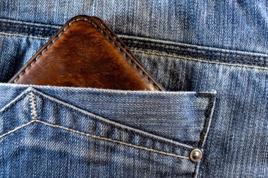 Kotun cebindeki deri cüzdan. kahverengi deri cüzdan