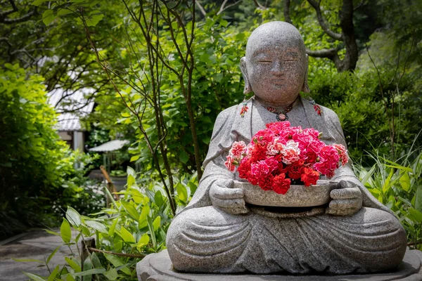 Une Statue Bouddha Des Fleurs Dans Temple Meigetsu Construit 1394 — Photo