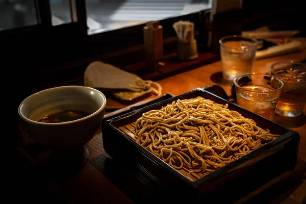 Traditional Lunch Cold Ramen Noodles Sits Tabletop Roppongi Suburb Tokyo — Stock Photo, Image