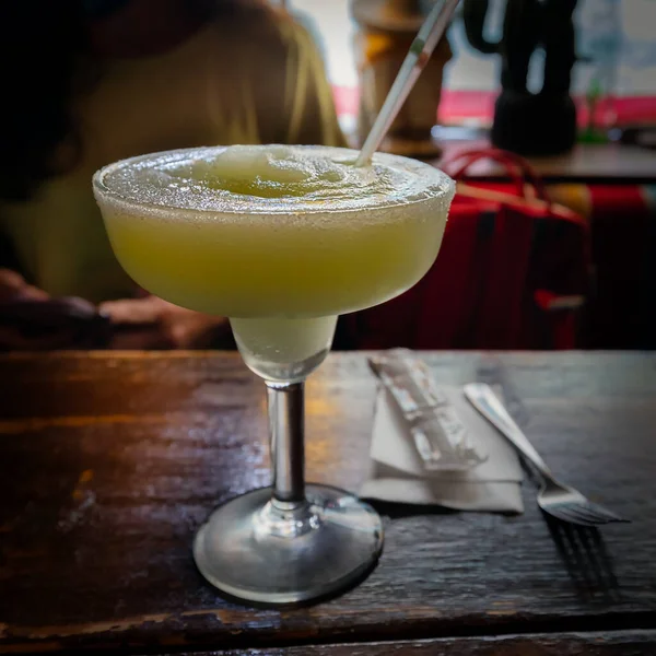 Une Margarita Est Assise Sur Une Table Dans Quartier Namba — Photo