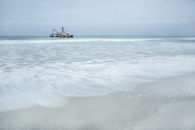 İskelet kenarı batık gemi