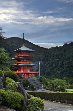 Kırmızı Japon Tapınağı