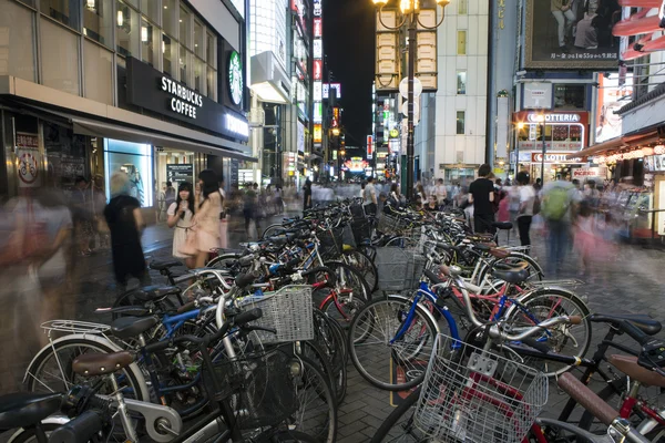 Tokyo - Shibya drukke Midden in de nachttijd — Stockfoto