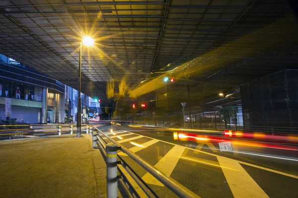 Vista della strada trafficata di notte  . — Foto Stock